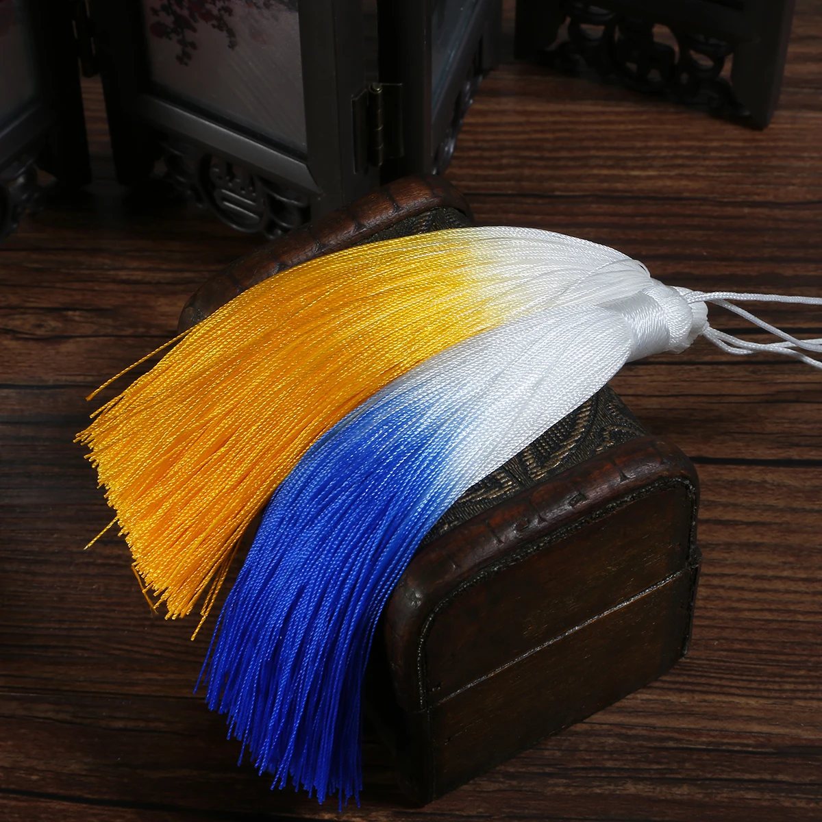 1PCS Multicolor Gradient Color Tassel 13cm Fringe for Curtain Silk Tassel Jewelry Accesorries DIY Sewing Bag Fringe Trim
1PCS Multicolor Gradient Color Tassel 13cm Fringe for Curtain Silk Tassel Jewelry Accesorries DIY Sewing Bag Fringe Trim