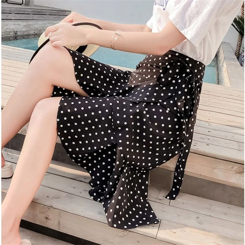 2022 Summer Women Midi Skirts Korean Boho Bohemian Ruffles Ladies Beach Holiday Polka Dot Layer Flare High Waist Skirt For Women
2022 Summer Women Midi Skirts Korean Boho Bohemian Ruffles Ladies Beach Holiday Polka Dot Layer Flare High Waist Skirt For Women