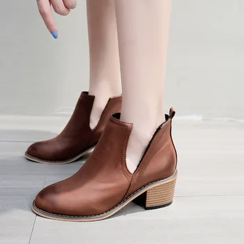 2019 autumn new high-heeled boots women fashion simple solid color British style thick heel comfortable casual boots 
2019 autumn new high-heeled boots women fashion simple solid color British style thick heel comfortable casual boots