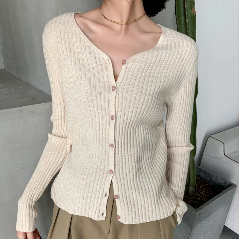 2020 New Early Spring 100% Pure Wool Women's Cardigan V-neck Solid Color Jacket Draw Thin Thin Knit All Wool Outside
2020 New Early Spring 100% Pure Wool Women's Cardigan V-neck Solid Color Jacket Draw Thin Thin Knit All Wool Outside