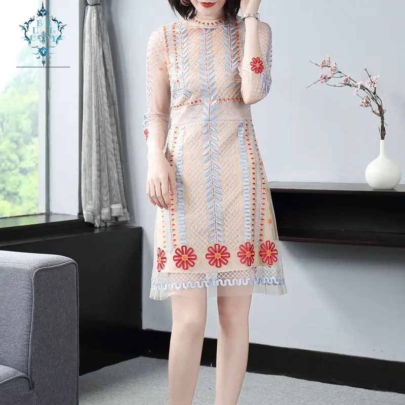 CUERLY New Luxury round-neck embroidery mesh Perspective sleeve women dress 2019 summer Mid-length slim ladies elegant dresses
CUERLY New Luxury round-neck embroidery mesh Perspective sleeve women dress 2019 summer Mid-length slim ladies elegant dresses