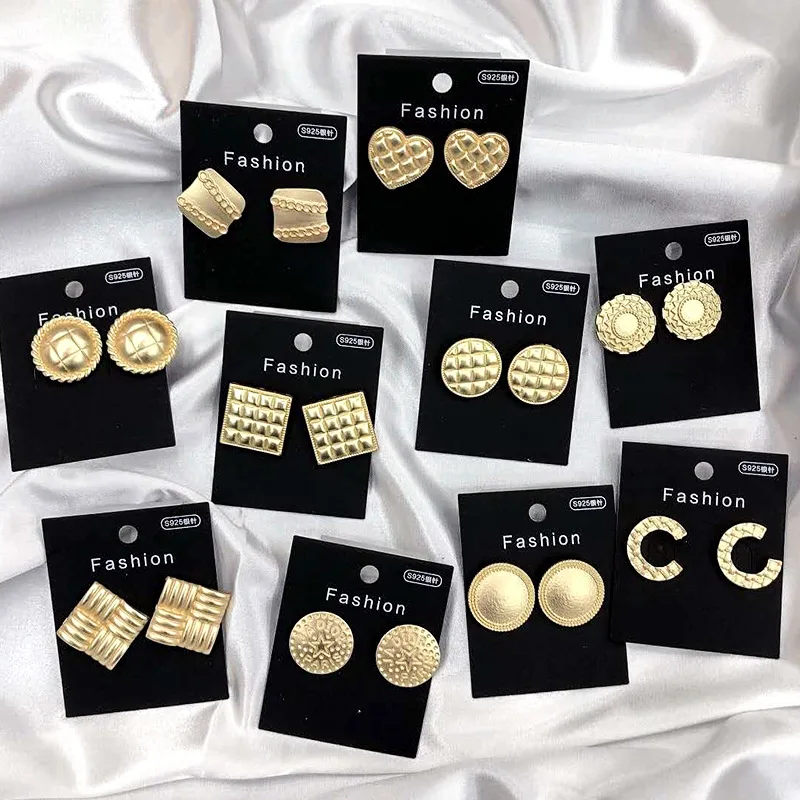 Korean Simple Design Gold Color Irregular Drop Earrings for Women New Brand Fashion Ear Cuff Piercing Dangle Earring Gift
Korean Simple Design Gold Color Irregular Drop Earrings for Women New Brand Fashion Ear Cuff Piercing Dangle Earring Gift