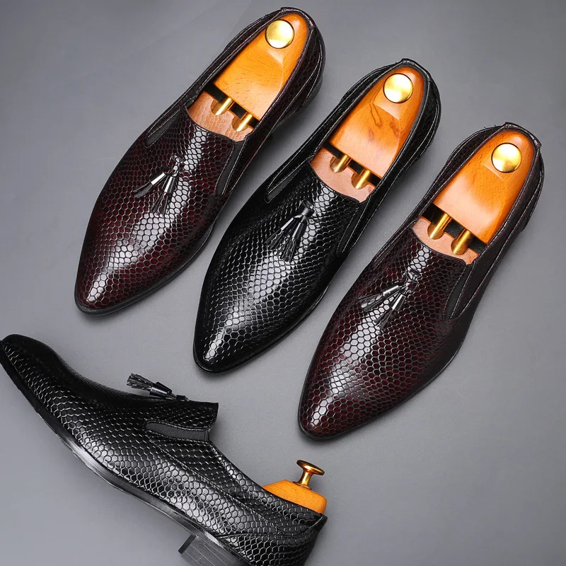 Men Formal Shoes Snakeskin Pattern Printed Tassels Decoration British Style Pointed-Toe Dress Business Leather Shoes Men
Men Formal Shoes Snakeskin Pattern Printed Tassels Decoration British Style Pointed-Toe Dress Business Leather Shoes Men