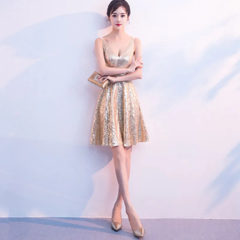 BGW 31221ht Sexy V Neck A Line Sequined Homecoming Dresses Sleeveless Backless Two Colors Spaghetti Strap 2020 Gradustion Gown 
BGW 31221ht Sexy V Neck A Line Sequined Homecoming Dresses Sleeveless Backless Two Colors Spaghetti Strap 2020 Gradustion Gown