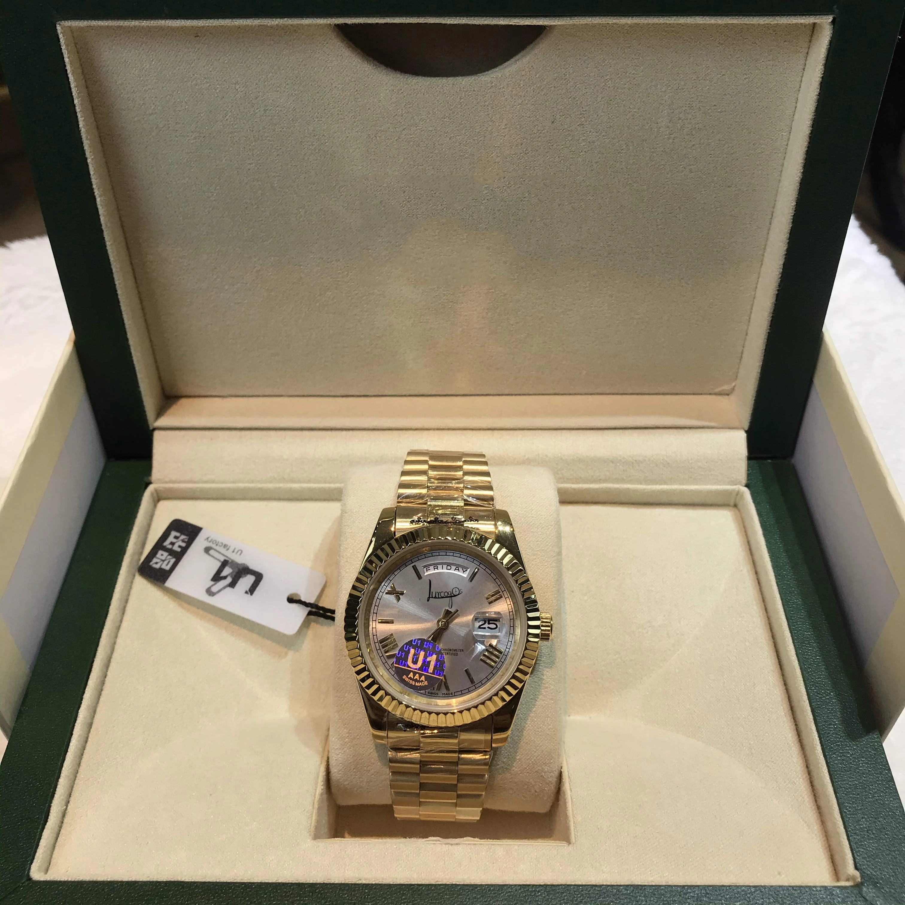 U1 Luxury Brand 18K Gold case Silver dial watch +box and papers Men automatic sweeping movement luxury Watches day-date
U1 Luxury Brand 18K Gold case Silver dial watch +box and papers Men automatic sweeping movement luxury Watches day-date