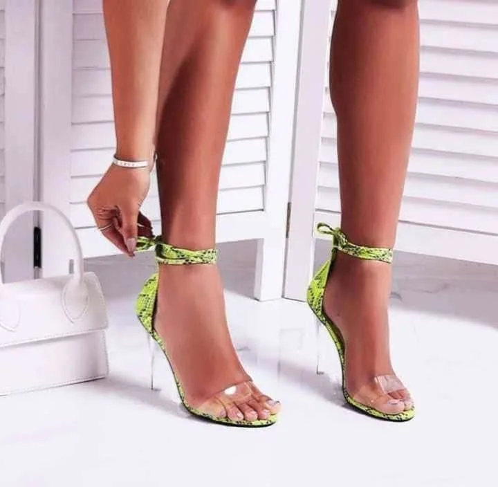 2019 Crystal With Transparent Snake Bandage High With Woman Sandals 
2019 Crystal With Transparent Snake Bandage High With Woman Sandals