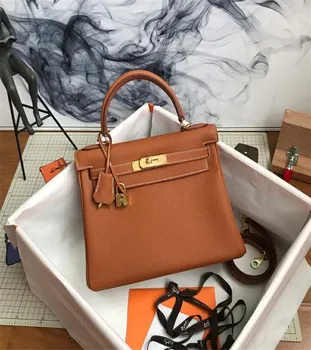 Pure handmade wax line platinum bag imported cowhide handbag shoulder messenger bag litchi pattern second generation bag 
Pure handmade wax line platinum bag imported cowhide handbag shoulder messenger bag litchi pattern second generation bag