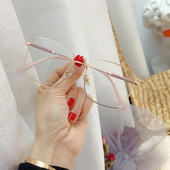 Anti-blue Light Gold Pink Crystal Leg Women's Glasses Oversized Alloy Square Eyeglasses Men Computer Eyewear Transparent Shades
Anti-blue Light Gold Pink Crystal Leg Women's Glasses Oversized Alloy Square Eyeglasses Men Computer Eyewear Transparent Shades