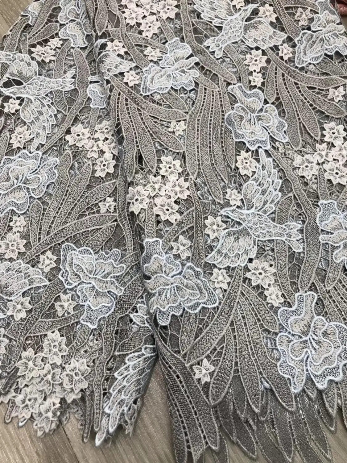 Grey heart high-end embroidery water-soluble lace fabric for dress metro tissu tissus mate HF216-9
Grey heart high-end embroidery water-soluble lace fabric for dress metro tissu tissus mate HF216-9