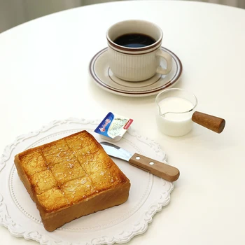 Simulation breakfast bread props, thick slices of toast, toast, baking window decorations, photography model
Simulation breakfast bread props, thick slices of toast, toast, baking window decorations, photography model