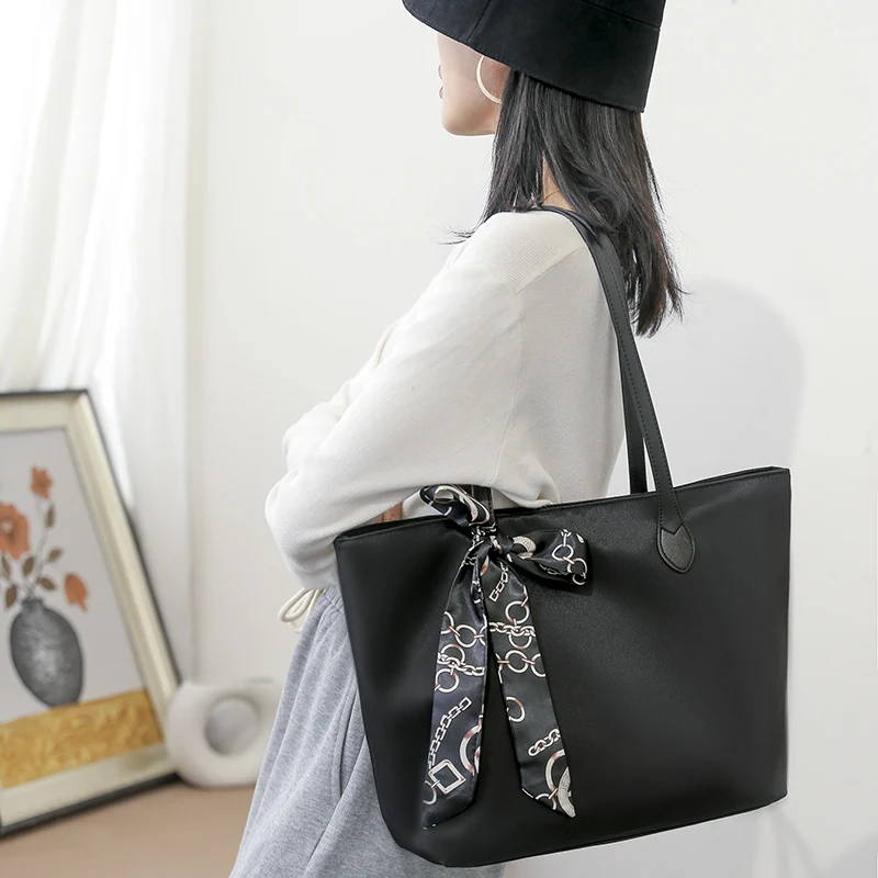 Tote Bag 2020 Autumn Fashion Classic Solid Color Large Capacity Single Shoulder Bag for Women
Tote Bag 2020 Autumn Fashion Classic Solid Color Large Capacity Single Shoulder Bag for Women