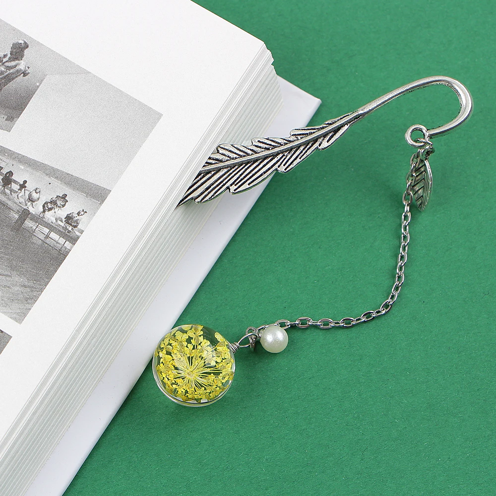 Dried Flower Specimen Bookmark Vintage Feather Reading Mark Metal Book Clip Hanging Beautiful Bookmark for Book Tassel
Dried Flower Specimen Bookmark Vintage Feather Reading Mark Metal Book Clip Hanging Beautiful Bookmark for Book Tassel