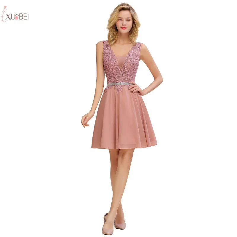 Dusty Pink Chiffon Short Prom Dresses 2019 Sexy A line Prom Gown Lace Applique V Neck Sleeveless vestidos de gala jurken
Dusty Pink Chiffon Short Prom Dresses 2019 Sexy A line Prom Gown Lace Applique V Neck Sleeveless vestidos de gala jurken