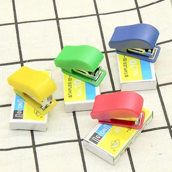 1Pcs Kawaii Mini Small Multicolor Stapler Useful Mini Stapler Staples Set Office Binding Stationery
1Pcs Kawaii Mini Small Multicolor Stapler Useful Mini Stapler Staples Set Office Binding Stationery
