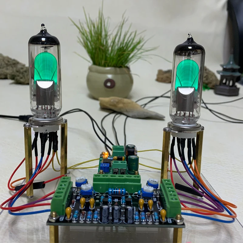 6E1 Tube Cat Eye Driver Board EM81 Audio Level Fluorescence Tuning Instruction Circuit DIY Kit Modification
6E1 Tube Cat Eye Driver Board EM81 Audio Level Fluorescence Tuning Instruction Circuit DIY Kit Modification