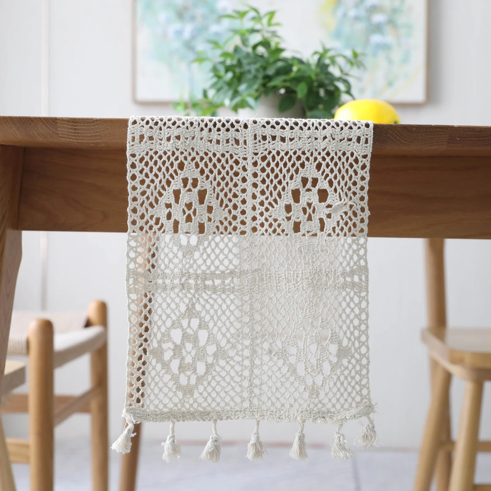 1pcs Lurxury Crochet Lace Embroidered Floral Table Runner with Tassel For Birthday Wedding Christmas Festival Home Party Supply
1pcs Lurxury Crochet Lace Embroidered Floral Table Runner with Tassel For Birthday Wedding Christmas Festival Home Party Supply