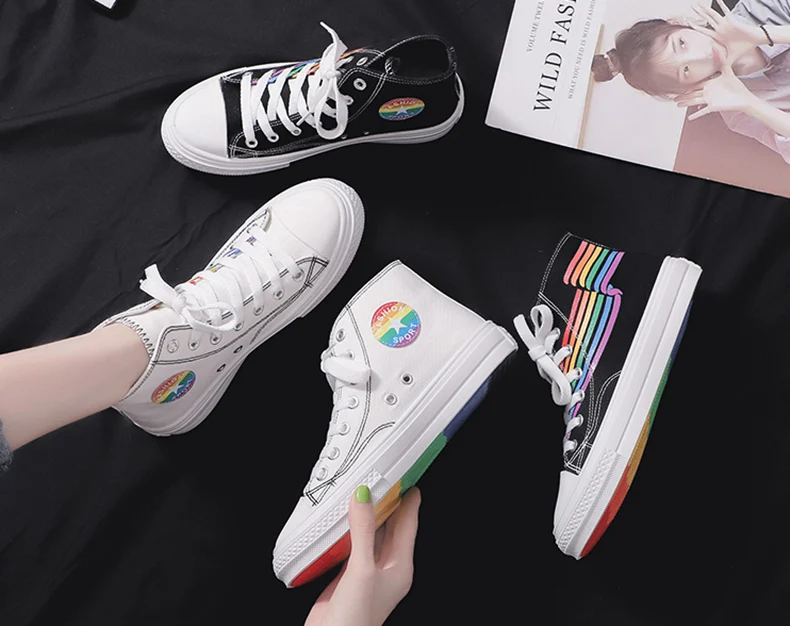 women tennis shoe