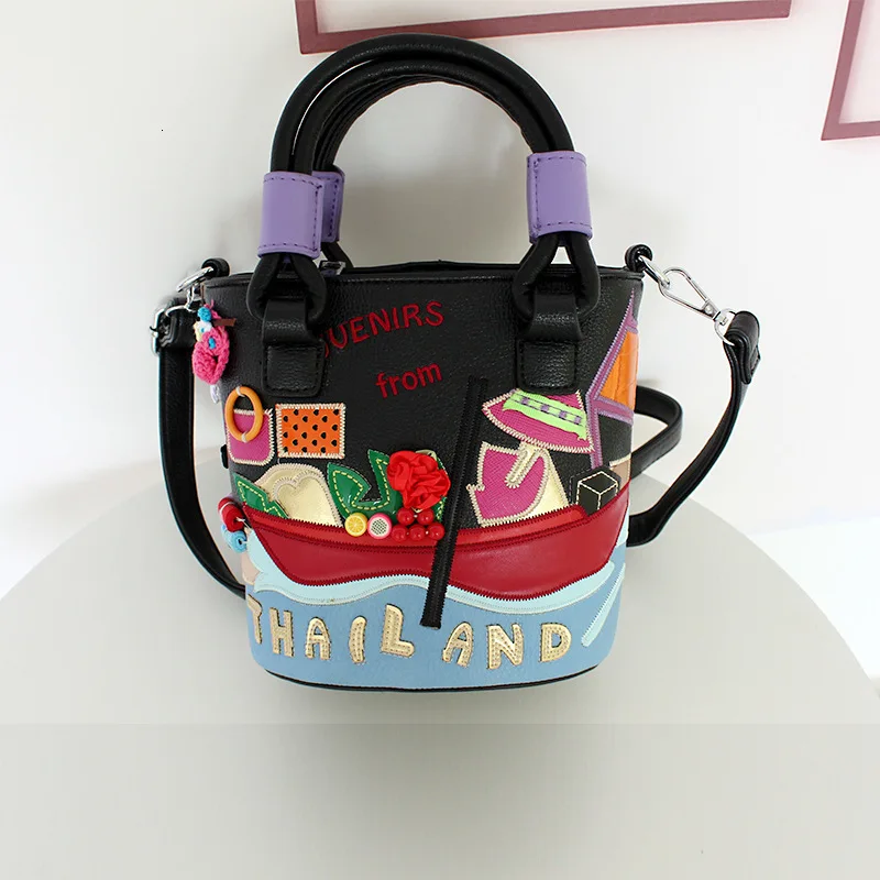 2019 Woman Package Manual Embroidery Color Stroke Bring Tide Package Portable Mini- Small Single Shoulder Messenger Bucket
2019 Woman Package Manual Embroidery Color Stroke Bring Tide Package Portable Mini- Small Single Shoulder Messenger Bucket