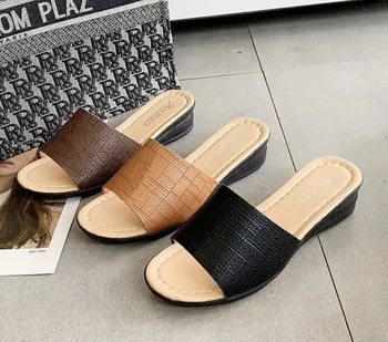 New Arrival Womens Slippers Leather Square Toe Flats Flip Flops Designer Ladies Slides Summer Sandals Women Shoes
New Arrival Womens Slippers Leather Square Toe Flats Flip Flops Designer Ladies Slides Summer Sandals Women Shoes