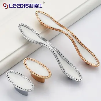 Of de shi European Style Cabinet Handle Drawer Wardrobe Metal Handle Zinc Alloy Single Bore Handle Furniture Hardware
Of de shi European Style Cabinet Handle Drawer Wardrobe Metal Handle Zinc Alloy Single Bore Handle Furniture Hardware