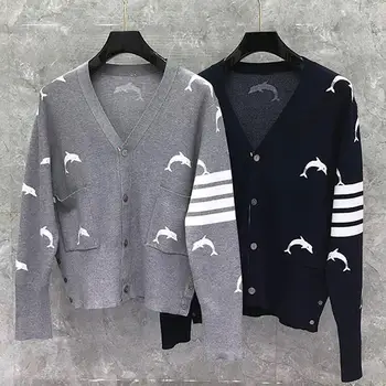 2020 Fashion TB THOM Brand Sweaters Men Women Slim Fit O-Neck Cardigan Clothing Striped Wool Dolphin Pattern Winter Casual Coat
2020 Fashion TB THOM Brand Sweaters Men Women Slim Fit O-Neck Cardigan Clothing Striped Wool Dolphin Pattern Winter Casual Coat