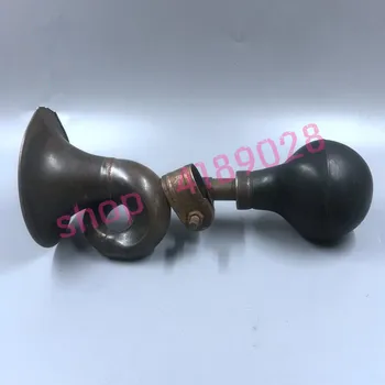 Pure copper, bronze ware of the Republic of China vintage car horn, antique collection. 
Pure copper, bronze ware of the Republic of China vintage car horn, antique collection.