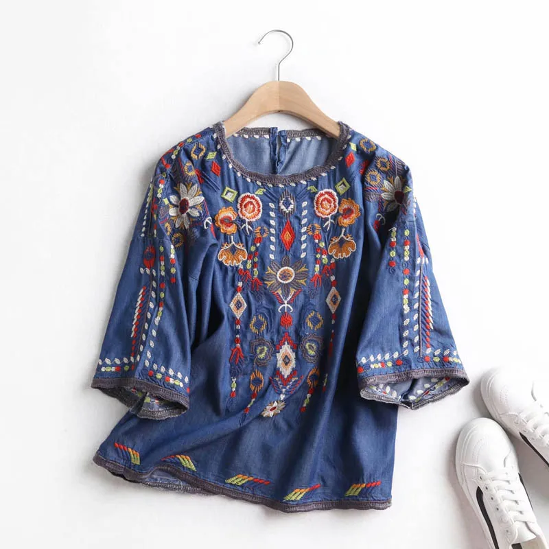 CS530 New Fashion O Neck Multicolor Geometric Floral Embroidery Half Sleeve Soft Denim Blouse Viscose Denim Shirts
CS530 New Fashion O Neck Multicolor Geometric Floral Embroidery Half Sleeve Soft Denim Blouse Viscose Denim Shirts