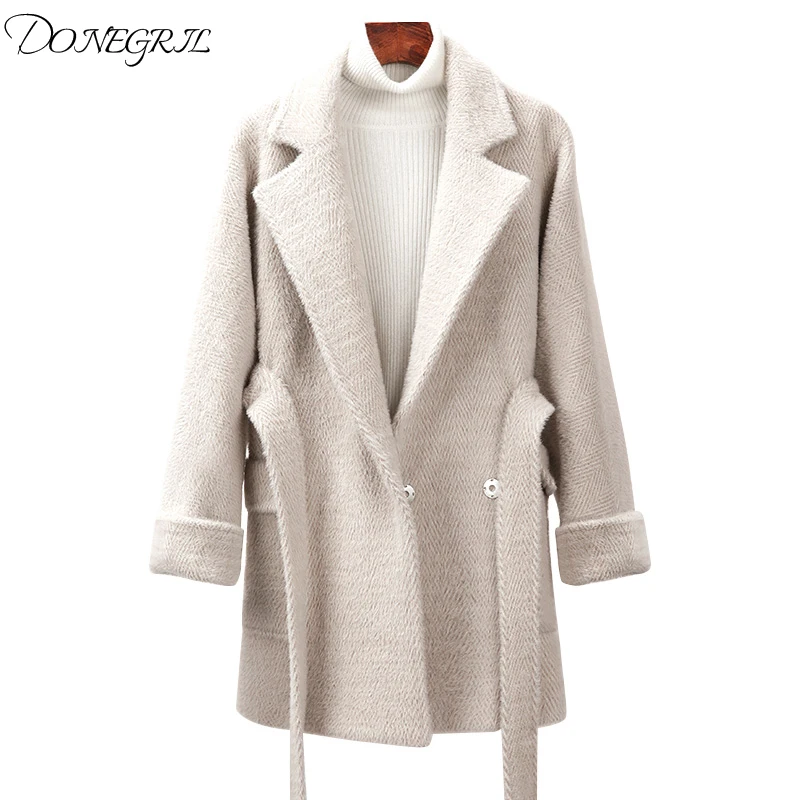 2019 Autumn Winter Fashion Double Breasted Solid Color Woolen Coats Woolen Coat Women Middle-long Faux Mink Fur Outwear
2019 Autumn Winter Fashion Double Breasted Solid Color Woolen Coats Woolen Coat Women Middle-long Faux Mink Fur Outwear