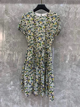 2020 Spring and Summer New Women's round Neck Lace-up Waist Hugging Small Flower Short-Sleeve Dress 615
2020 Spring and Summer New Women's round Neck Lace-up Waist Hugging Small Flower Short-Sleeve Dress 615
