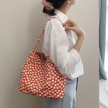 Women Cotton Floral Shoulder Bag Canvas Fabric Armpit Bag Flower Casual Tote Ladies Shopping Handbags College Students Books Bag
Women Cotton Floral Shoulder Bag Canvas Fabric Armpit Bag Flower Casual Tote Ladies Shopping Handbags College Students Books Bag