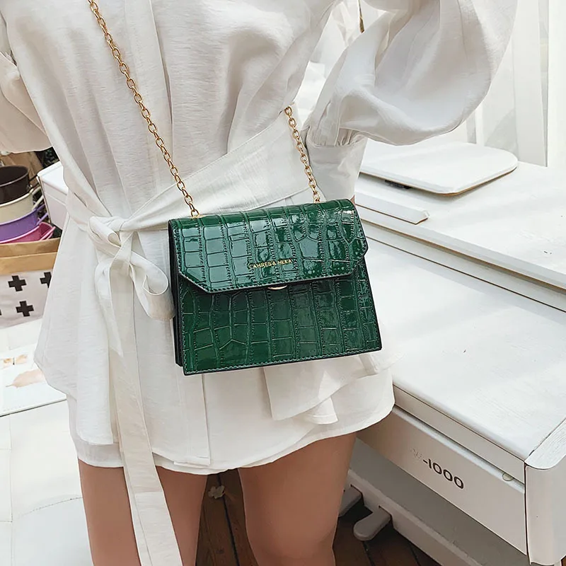 Summer bag 2019 new crocodile pattern slung a small bag of women's chain Hong Kong Feng Sen single shoulder
Summer bag 2019 new crocodile pattern slung a small bag of women's chain Hong Kong Feng Sen single shoulder