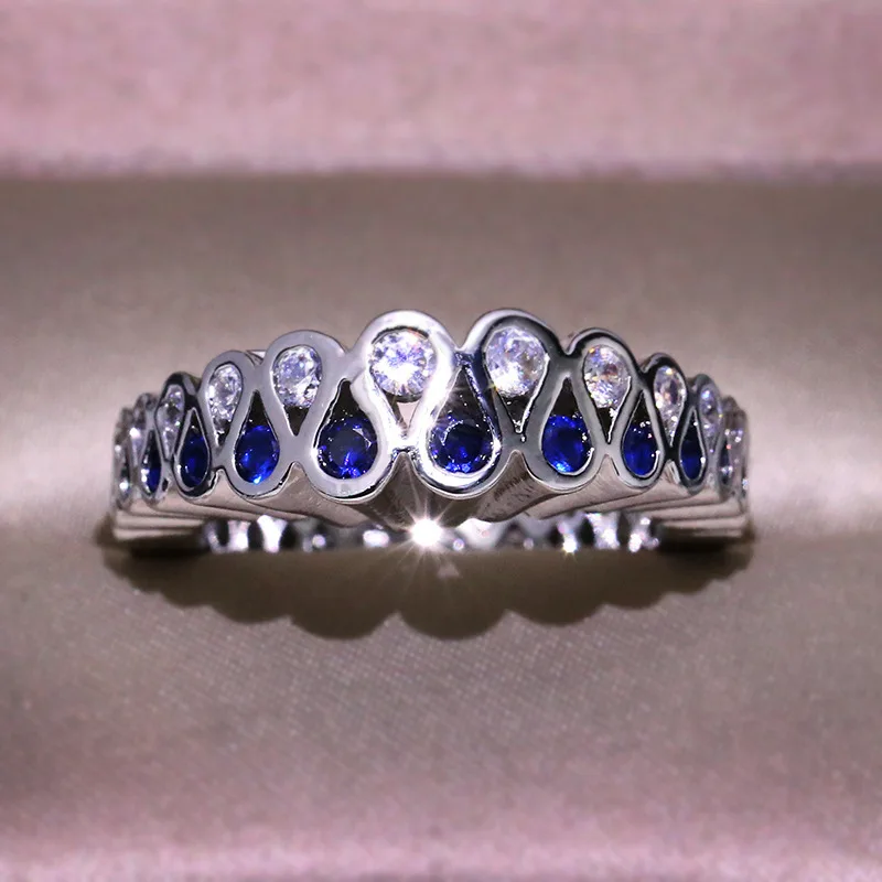 Creative Personality Noble Court Style Blue and White Luxury Female Ring Fashion Temperament Ring Jewelry Valentines Present
Creative Personality Noble Court Style Blue and White Luxury Female Ring Fashion Temperament Ring Jewelry Valentines Present