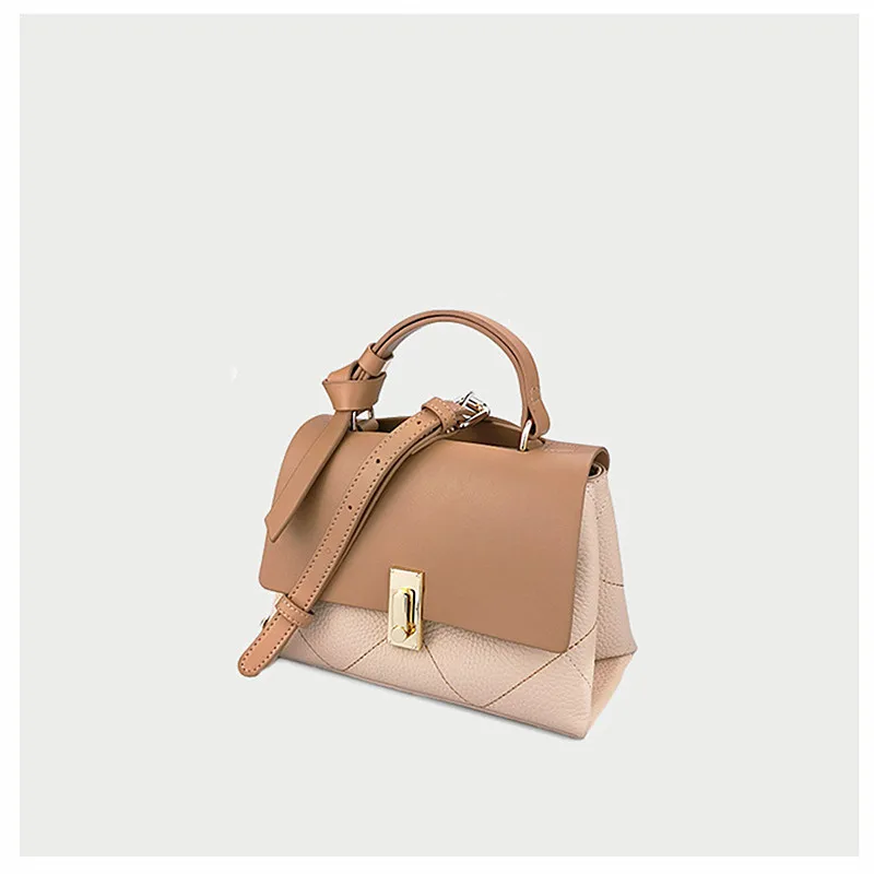 2019 New Fashion Lock Buckle Small Square Bag Trend Patchwork College Wind Single Shoulder Straddle bag Women Solid Leather bags
2019 New Fashion Lock Buckle Small Square Bag Trend Patchwork College Wind Single Shoulder Straddle bag Women Solid Leather bags