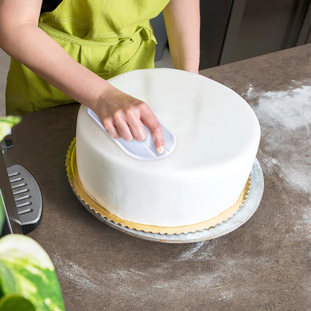 Kitchen Bake DIY Cake Smoother Polisher Tools Cake Decorating Tools Smoother Fondant Sugarcraft Eco-Friendly Silicone Mold Tool
Kitchen Bake DIY Cake Smoother Polisher Tools Cake Decorating Tools Smoother Fondant Sugarcraft Eco-Friendly Silicone Mold Tool