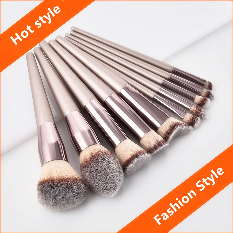 Golden Eye Shadow Tool Loose Powder Blusher Foundation Make-up Brush Eyebrow multifunction concealer Full Set brushes Of Makeup
Golden Eye Shadow Tool Loose Powder Blusher Foundation Make-up Brush Eyebrow multifunction concealer Full Set brushes Of Makeup
