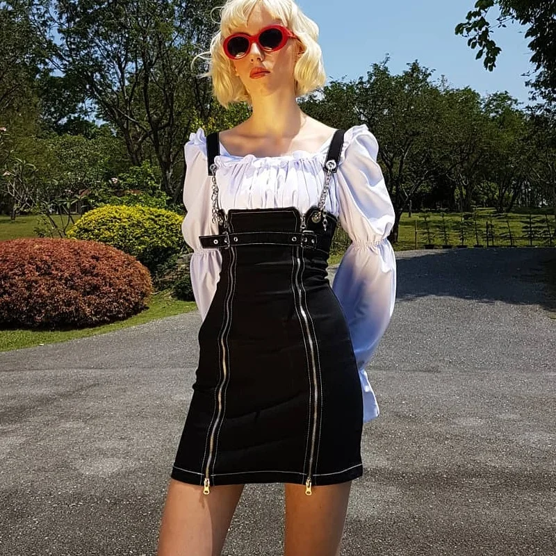 Gothic Black Cowboy Spaghetti Straps Chain Zipper Dress 2020 Summer Goth Solid Color Off Shoulder Splice Bodycon Mini Dress
Gothic Black Cowboy Spaghetti Straps Chain Zipper Dress 2020 Summer Goth Solid Color Off Shoulder Splice Bodycon Mini Dress