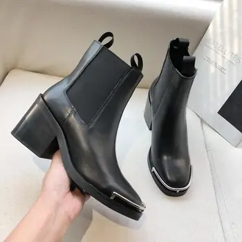 Ankle Short Boots for Women Mental Decro Toe Elastic Side Boots Women Square Heels Platform Suede Genuine Leather 2020New Luxury
Ankle Short Boots for Women Mental Decro Toe Elastic Side Boots Women Square Heels Platform Suede Genuine Leather 2020New Luxury