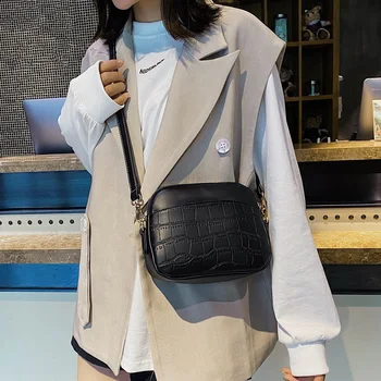 Shell Bag For Women New Stone Pattern Embossed Lady's Shoulder Bag Casual Daily Female Diagonal Mobile Phone Bag Black And White
Shell Bag For Women New Stone Pattern Embossed Lady's Shoulder Bag Casual Daily Female Diagonal Mobile Phone Bag Black And White