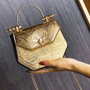 Luxury Gold Women Handbag Fashion Female Shoulder Bag Chain Crossbody Bag Small Phone Bag Gold Silver 
Luxury Gold Women Handbag Fashion Female Shoulder Bag Chain Crossbody Bag Small Phone Bag Gold Silver