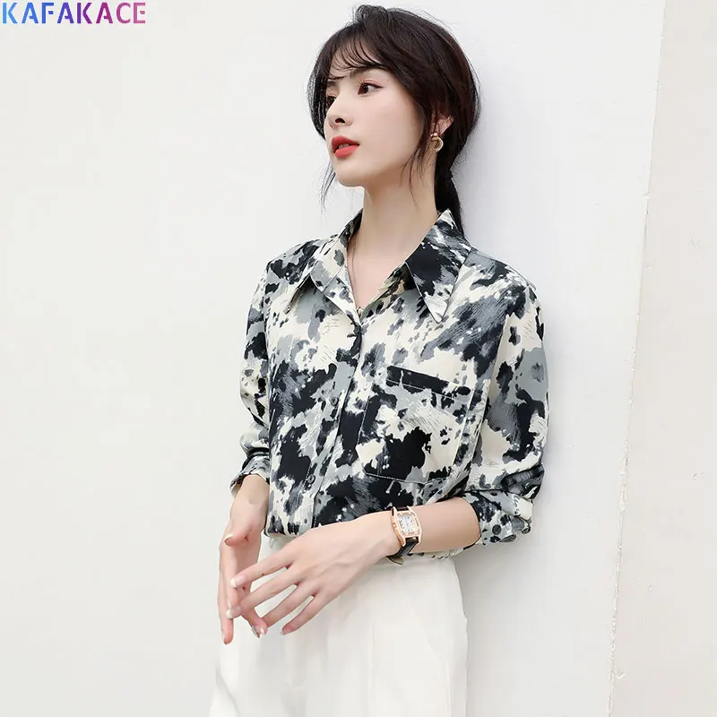 KAFAKACE 2020 Autumn Women Chiffon Blouse Leopard Print Blouse Vintage Business Loose Black Loose Casual Spring Style Shirts
KAFAKACE 2020 Autumn Women Chiffon Blouse Leopard Print Blouse Vintage Business Loose Black Loose Casual Spring Style Shirts