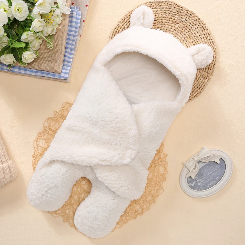 Baby Quilt Soft Baby Hold Blanket Newborn Sleeping Wrap Blanket Hold Winter Plus Velvet Child Lovely Cotton Solid Color 61*31cm
Baby Quilt Soft Baby Hold Blanket Newborn Sleeping Wrap Blanket Hold Winter Plus Velvet Child Lovely Cotton Solid Color 61*31cm