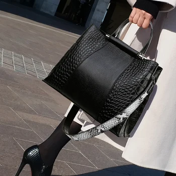 New style Women Bag Handbag Tote Over Shoulder Crossbody Messenger Leather Big Brand Black Casual Designer Female Bolsas Female 
New style Women Bag Handbag Tote Over Shoulder Crossbody Messenger Leather Big Brand Black Casual Designer Female Bolsas Female