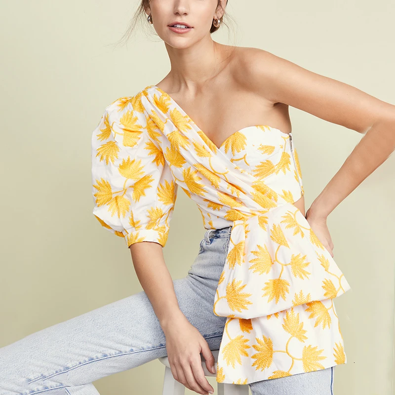TWOTWINSTYLE Sexy Off Shoulder Top Shirt Women Clothes 2019 Summer Short Blouse Streetwear Ladies Korean Fashion Clothing Tops (6).jpg