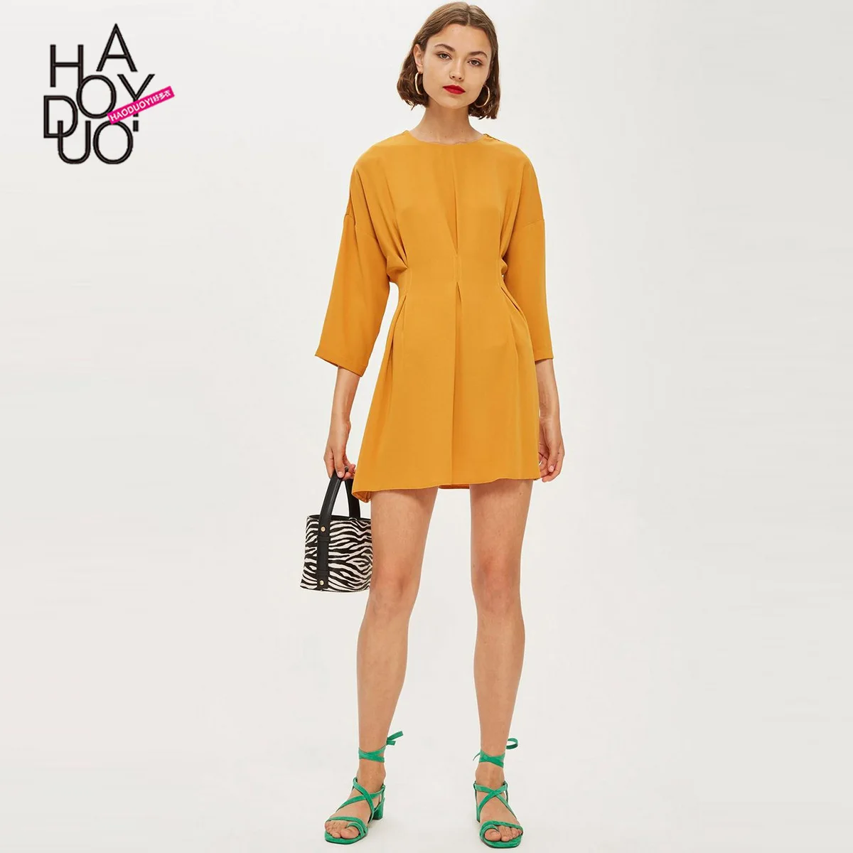 Europe And America Fashion Simple Elegant-Style Solid Color Waist Hugging Pleated Commuting Ol Smart Dress
Europe And America Fashion Simple Elegant-Style Solid Color Waist Hugging Pleated Commuting Ol Smart Dress