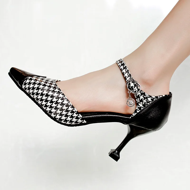 Buckle Sandals 2019 Spring New Style Pointed Stiletto Hallow Low Top Large Size Sandals 3270
Buckle Sandals 2019 Spring New Style Pointed Stiletto Hallow Low Top Large Size Sandals 3270