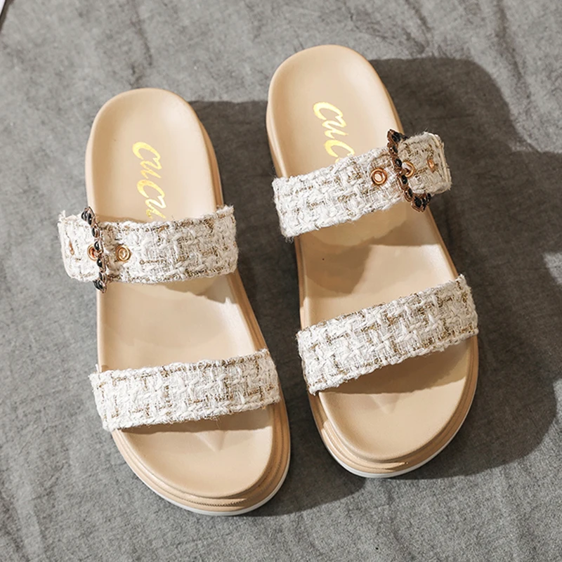 Summer New Slippers Women Fashion Solid Color Comfortable Cloth Outdoor Open Toes Thick Bottom Slides Ladies Trend Slippers
Summer New Slippers Women Fashion Solid Color Comfortable Cloth Outdoor Open Toes Thick Bottom Slides Ladies Trend Slippers
