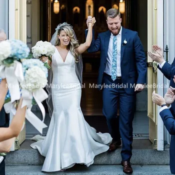 Simple Vestido De Novia V-neck Mermaid Wedding Dress Sleeveless Satin Plus Size Bridal Dresses Chapel Train White abito da sposa
Simple Vestido De Novia V-neck Mermaid Wedding Dress Sleeveless Satin Plus Size Bridal Dresses Chapel Train White abito da sposa
