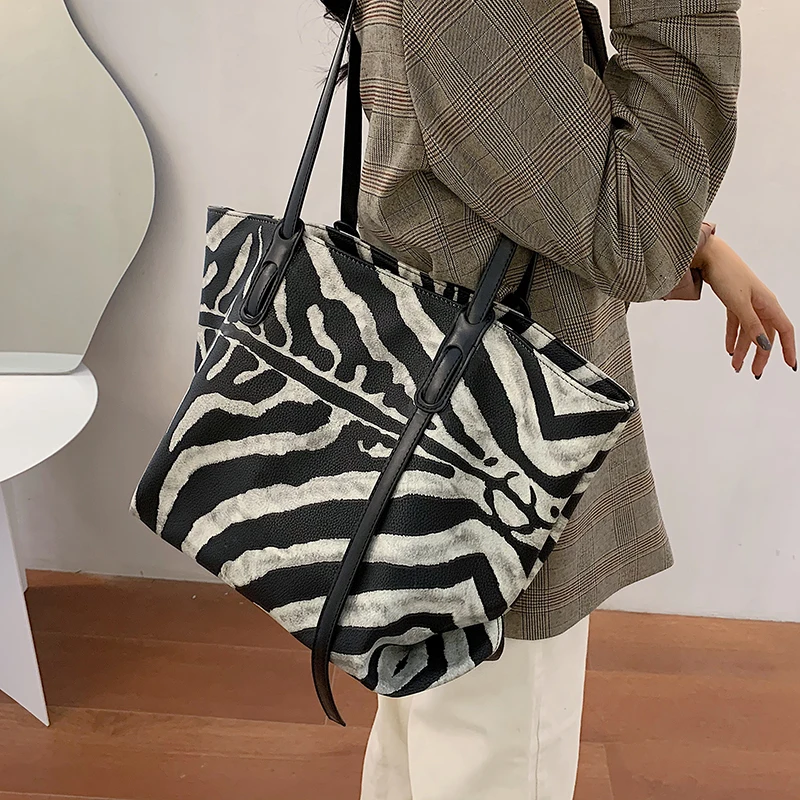 с досавкой Zebra pattern Design Shoulder Bags for Women 2020 Winter Fashion Classic Handbags and Purses Women's Trend Hand Bag
с досавкой Zebra pattern Design Shoulder Bags for Women 2020 Winter Fashion Classic Handbags and Purses Women's Trend Hand Bag