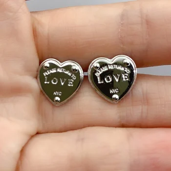 Hot Fashion Jewelry 1: 1 925 Sterling Silver Love Heart-Shaped Fascinating Earring Ladies Logo Original Wedding Valentine Gift
Hot Fashion Jewelry 1: 1 925 Sterling Silver Love Heart-Shaped Fascinating Earring Ladies Logo Original Wedding Valentine Gift