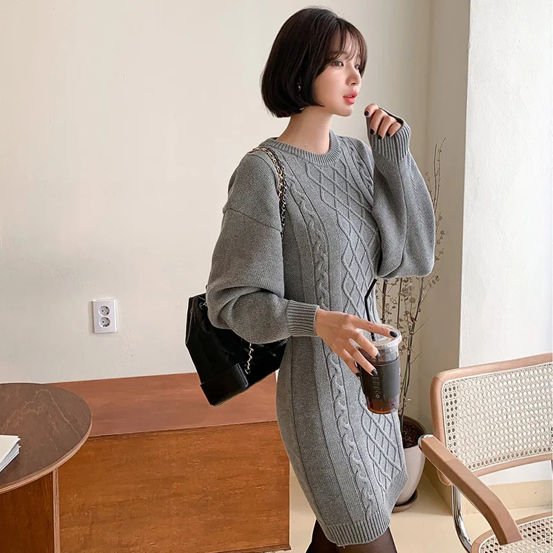 2020 autumn and winter new products Korean temperament round neck bat sleeves open back slim slimming twist dress women
2020 autumn and winter new products Korean temperament round neck bat sleeves open back slim slimming twist dress women